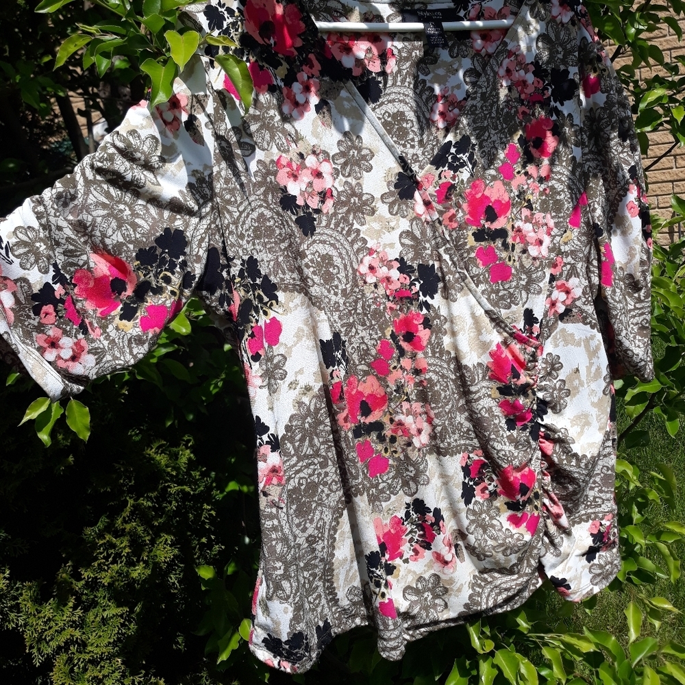 Flower and lace fabric top